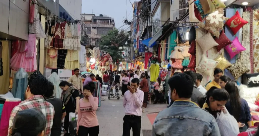 Lajpat Nagar Central Market – South Delhi Night Shopping