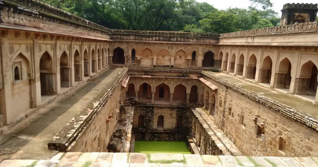 Rajon ki Baoli