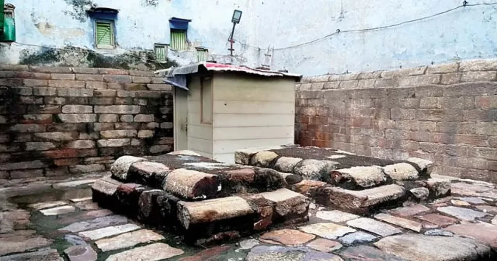 Razia Sultan's Tomb