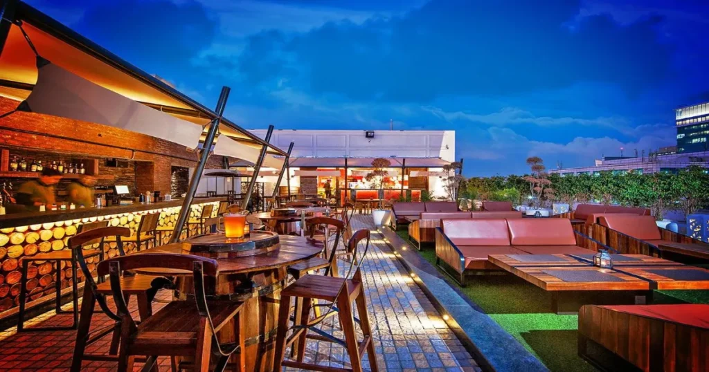 Soi 7 Pub & Brewery - Saket