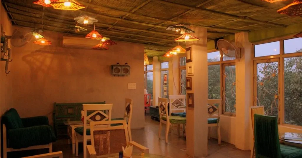 The Potbelly Rooftop Cafe - Shahpur Jat